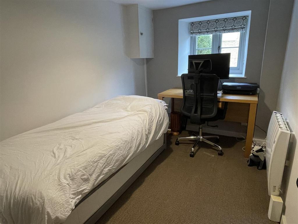 Bedroom 3 - Study.JPG