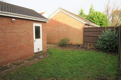 3 bedroom semi-detached house to rent, Cashford Gate, Taunton TA2