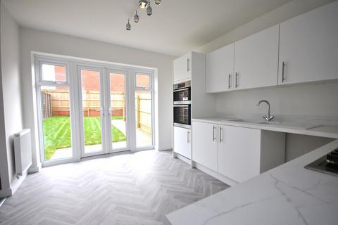 3 bedroom townhouse for sale, Curlew Way, Cheddar, BS27