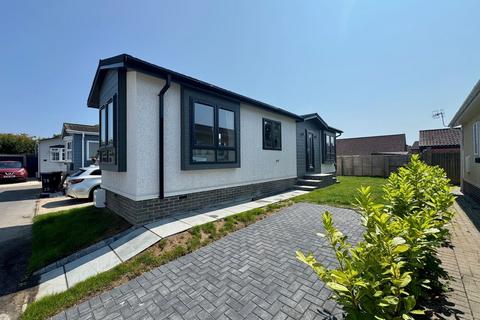 1 bedroom park home for sale, Lyndhurst Road, Christchurch BH23