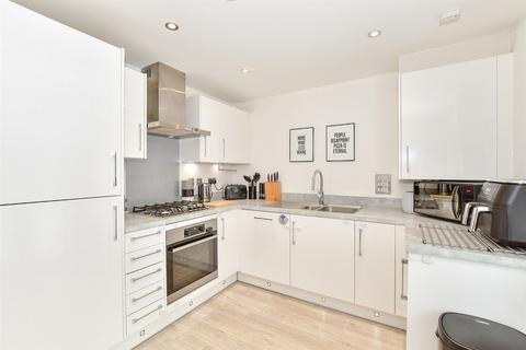 3 bedroom end of terrace house for sale, Wenham Drive, Langley Park, Maidstone, Kent