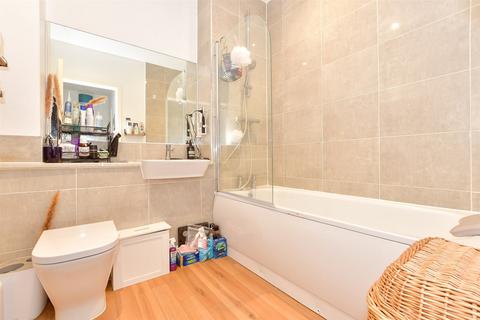 21 Warren Walk, Tunbridge Wells, TN2 3XR