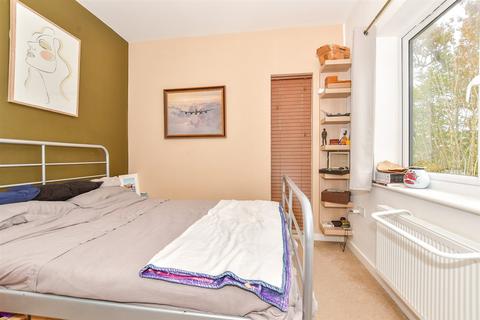 21 Warren Walk, Tunbridge Wells, TN2 3XR