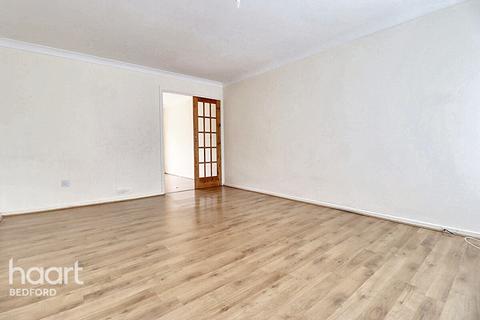 15 Caves Lane, Bedford, MK40 3DR
