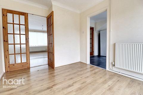 15 Caves Lane, Bedford, MK40 3DR