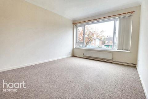 15 Caves Lane, Bedford, MK40 3DR