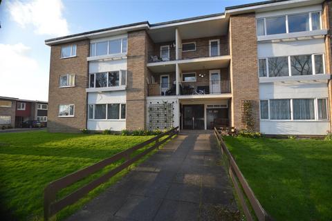 2 bedroom flat for sale, Sycamore Road, Croxley Green