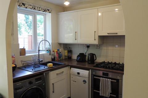 3 bedroom semi-detached house to rent, Marigold Close, Woodhall Park