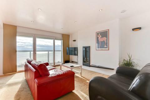 2 bedroom flat to rent, Marine Drive, Rottingdean BN2