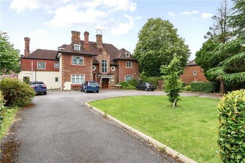 1 bedroom apartment for sale, Frithwood Avenue, Northwood, Middlesex