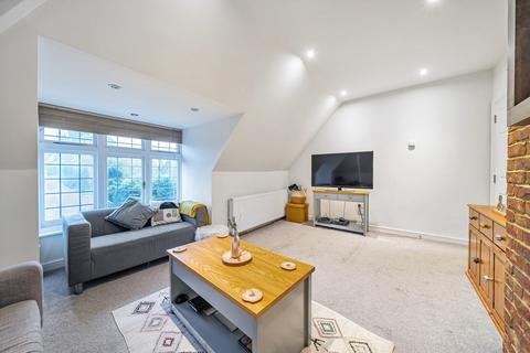 1 bedroom apartment for sale, Frithwood Avenue, Northwood, Middlesex