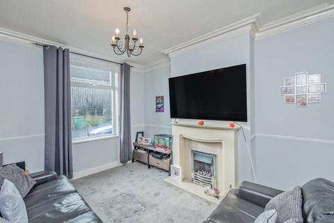 2 bedroom terraced house for sale, George Street, Cleckheaton, West Yorkshire, BD19