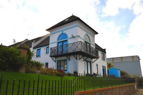 4 bedroom end of terrace house for sale, Harbour View, South Shields