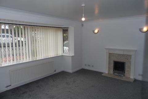 3 bedroom detached house to rent, First Avenue, Newcastle-under-Lyme ST5