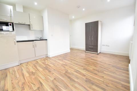 1 bedroom terraced house to rent, 276b St James Road, St James Mews, London, SE1