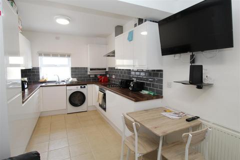 5 bedroom house to rent, Copper Street, Cardiff CF24