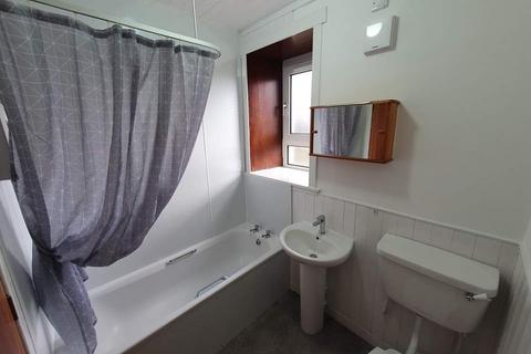 2 bedroom flat to rent, Topping Gardens, Fraserburgh AB43