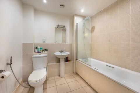 1 bedroom flat to rent, Chargable Lane, Plaistow, London, E13