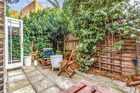 2 bedroom apartment for sale, Ballater Road, London