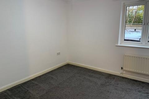 2 bedroom flat to rent, Wildern Lane, Hedge End