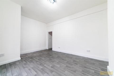 Property to rent, Blackburn Road, Darwen