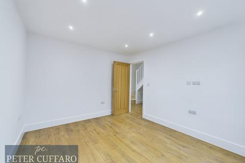 undefined, Frenchs Close, Ware SG12