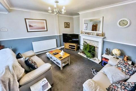 3 bedroom semi-detached house for sale, Heapham Road, Gainsborough, Lincolnshire, DN21 1SJ