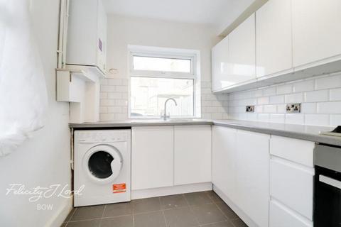 4 bedroom terraced house to rent, Abbey Road, LONDON