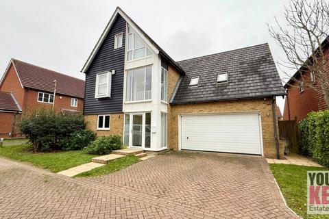 5 bedroom detached house for sale, Bishops Close, Hawkinge, Folkestone, Kent CT18 7RP