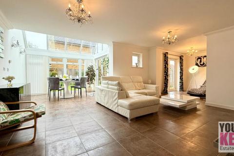 5 bedroom detached house for sale, Bishops Close, Hawkinge, Folkestone, Kent CT18 7RP