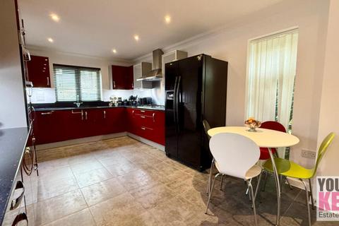 3 Bishops Close, Hawkinge, Folkestone, CT18 7RP