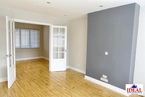 13 Cranleigh Gardens, Adwick Le Street, Doncaster, DN6 7DQ