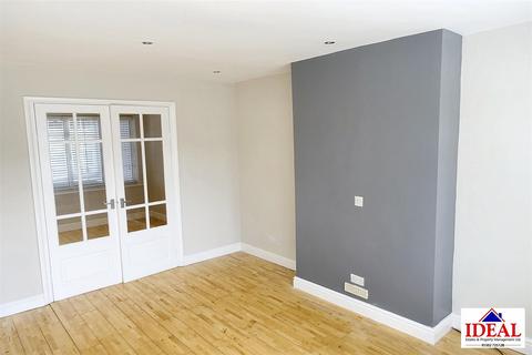 13 Cranleigh Gardens, Adwick Le Street, Doncaster, DN6 7DQ