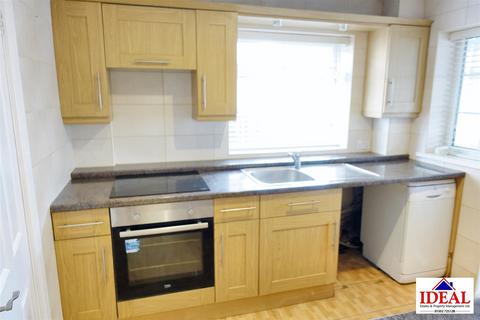 13 Cranleigh Gardens, Adwick Le Street, Doncaster, DN6 7DQ