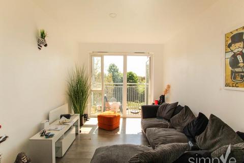 2 bedroom flat to rent, Canalside Gardens , Southall , Middlesex