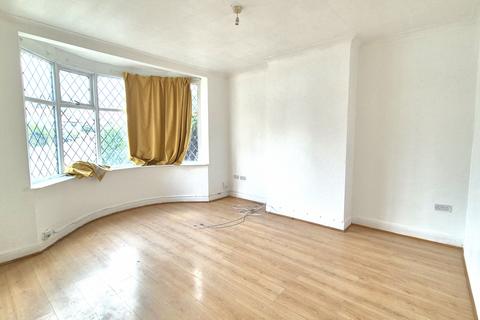 3 bedroom semi-detached house to rent, Harmondsworth, UB7 0BD