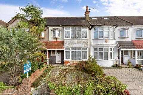 3 bedroom terraced house for sale, Ainslie Wood Gardens, Chingford