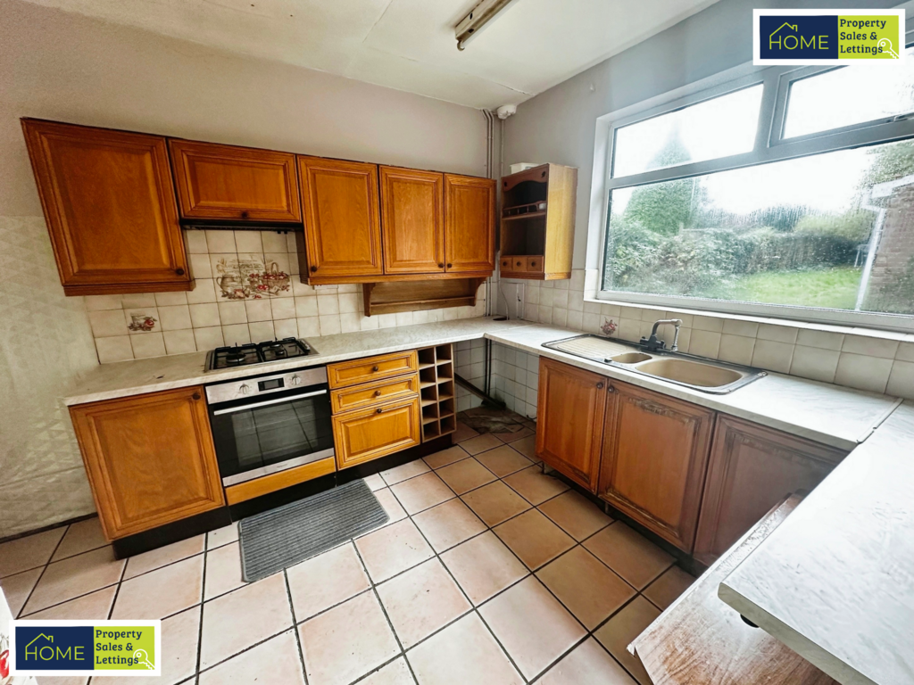 83 Hylion Road, West Knighton, Leicester, LE2 6 JE