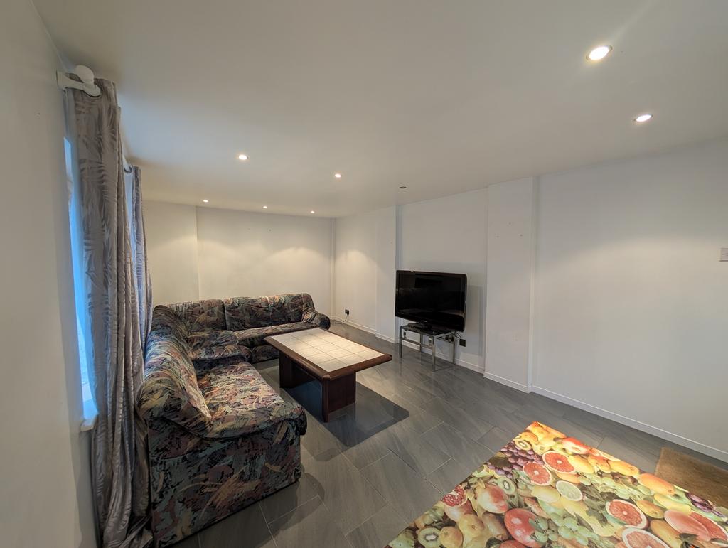83 Hylion Road, West Knighton, Leicester, LE2 6 JE