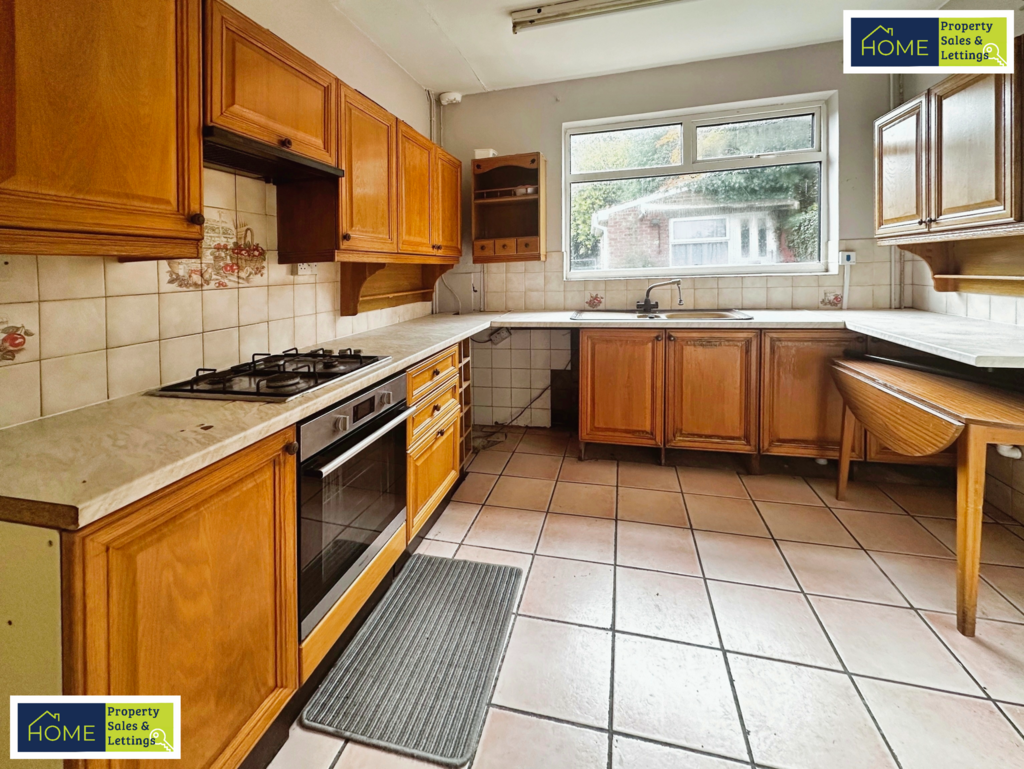 83 Hylion Road, West Knighton, Leicester, LE2 6 JE