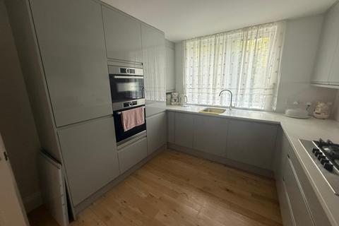 3 bedroom flat to rent, Ridge Road, N8