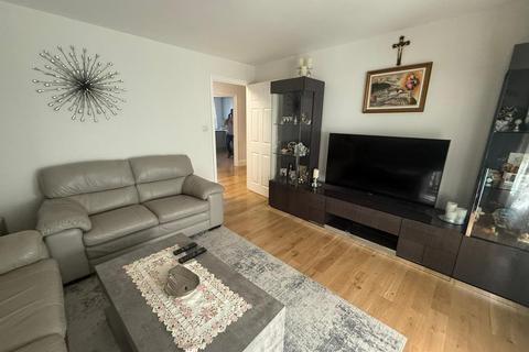 3 bedroom flat to rent, Ridge Road, N8