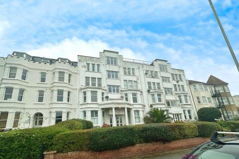 2 bedroom flat to rent, Marine Parade West, Clacton-On-Sea CO15