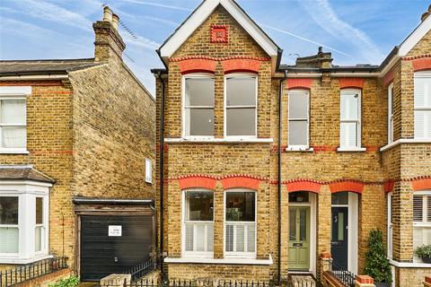 3 bedroom end of terrace house to rent, Heath Gardens