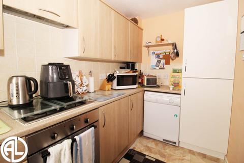 2 bedroom end of terrace house for sale, Sanderling Close, Letchworth Garden City, SG6 4HY