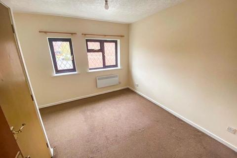 2 bedroom semi-detached house to rent, Mayfair Drive, Nuneaton