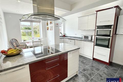 4 bedroom terraced house for sale, Lynton Road, Hucclecote, Gloucester, GL3