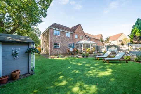 5 bedroom semi-detached house for sale, John Bunyan Close, Whiteley, Hampshire, PO15