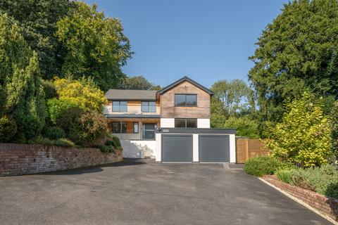 4 bedroom detached house for sale, Station Road, Bursledon, Southampton, Hampshire, SO31