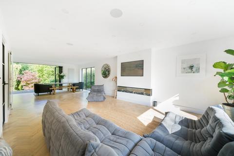 4 bedroom detached house for sale, Station Road, Bursledon, Southampton, Hampshire, SO31